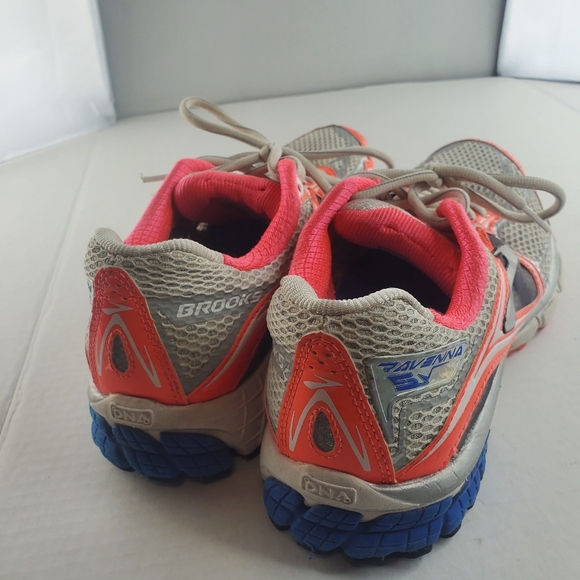 Womens Brooks running shoes Ravenna 5 sz 9.5 - Picture 11 of 12